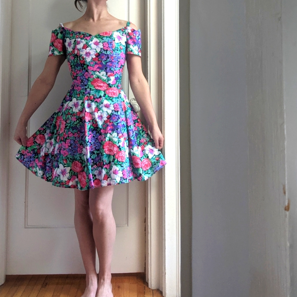 Host Pick🍒80's Floral Party Dress